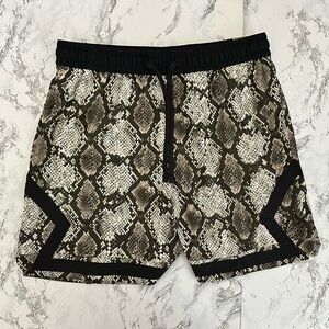 Air Jordan Diamond Satin DNA Dri-Fit Python Snake Shorts HF9907 Men Size Large